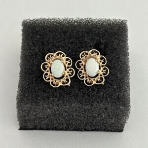 Vintage 14K Yellow Gold White Fire Opal Filigree Flower Stud Earrings
